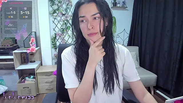 Lunlunera online show from 02-21-25, 03:56