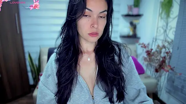 Lunlunera online show from 10-25-25, 05:04