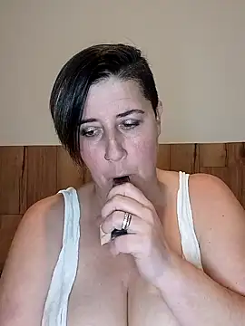 Snapshot of Evalibertinesexy chatting on 01-23-25, 08:24 Evalibertinesexy online show from 01-23-25, 08:24