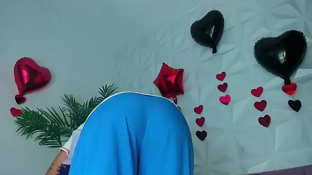 Hellen Sky online show from 03-19-26, 07:07