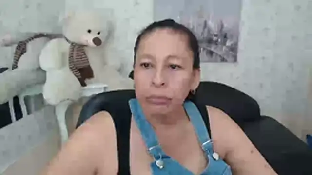 Snapshot of mature_martina chatting on 05-01-26, 09:08 mature martina online show from 05-01-26, 09:08