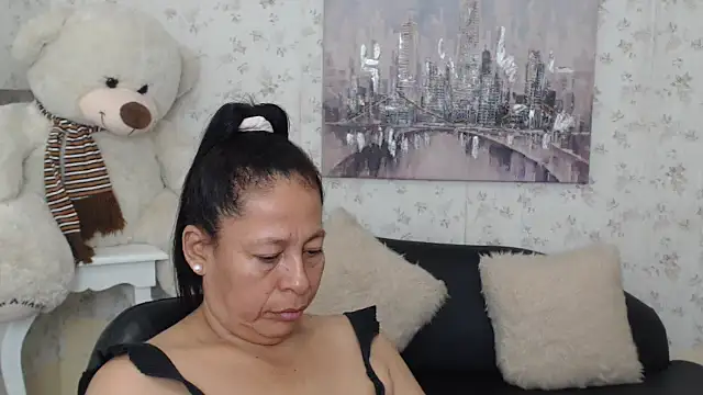 Snapshot of mature_martina chatting on 05-13-26, 09:17 mature martina online show from 05-13-26, 09:17