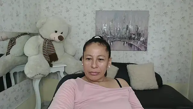 Snapshot of mature_martina chatting on 05-13-26, 09:22 mature martina online show from 05-13-26, 09:22