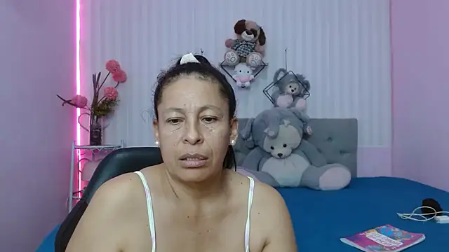Snapshot of mature_martina chatting on 05-24-26, 10:53 mature martina online show from 05-24-26, 10:53