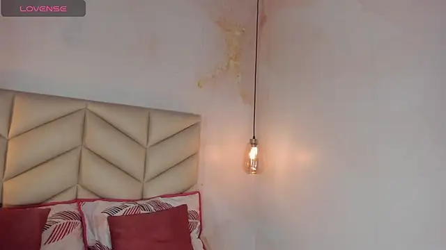 Snapshot of JESYSOZ23_ chatting on 10-23-25, 07:45 JESYSOZ23 online show from 10-23-25, 07:45