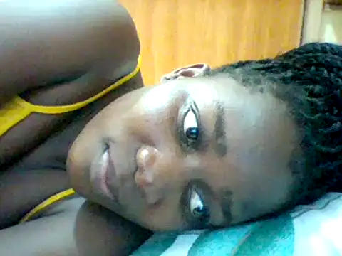 Snapshot of Alessandrajenna chatting on 02-18-25, 01:00 Alessandrajenna online show from 02-18-25, 01:00