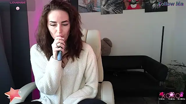 xx adrihanna xx online show from 02-19-25, 09:06