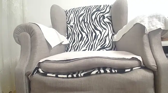 Snapshot of Web_Lady chatting on 01-12-25, 04:50 Web Lady online show from 01-12-25, 04:50