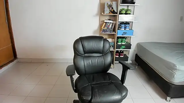 imtonny19 online show from 12-02-25, 01:11