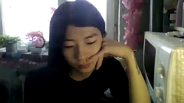 CarlyJoy online show from 12-19-25, 10:22