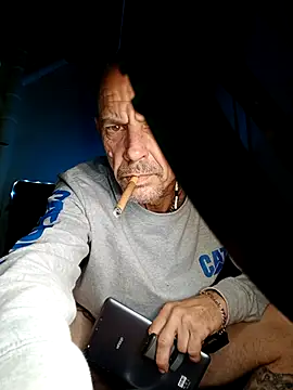 Snapshot of deepstroker42071 chatting on 09-23-25, 05:32 deepstroker42071 online show from 09-23-25, 05:32