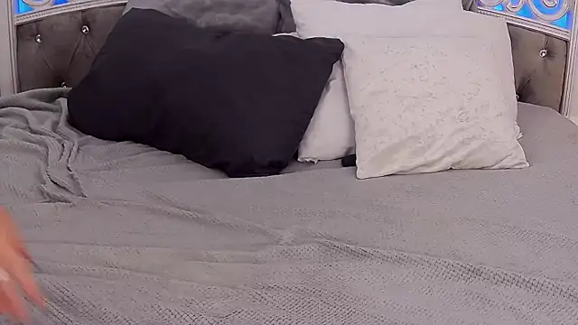 CrissyTaylor online show from 12-29-24, 09:28