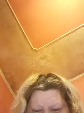 ducicsajsziii online show from 04-04-26, 07:00