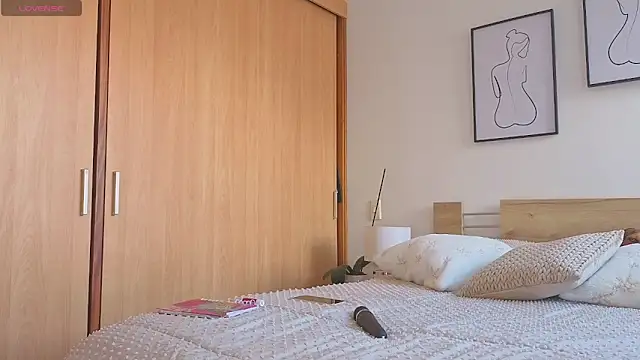 sweet sophia90s online show from 12-17-25, 03:40