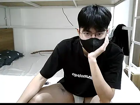 Gwencloudy online show from 10-29-25, 03:14