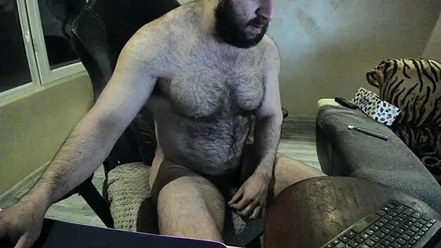 Hugealphabeast online show from 03-09-25, 09:46