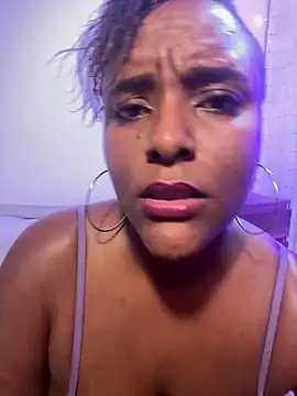 Snapshot of DianaBrownXX chatting on 07-18-26, 12:48 DianaBrownXX online show from 07-18-26, 12:48