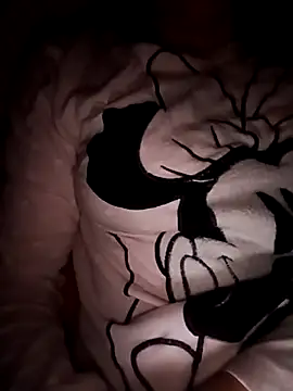 Snapshot of bruna_safadinhaa chatting on 10-31-25, 11:39 bruna safadinhaa online show from 10-31-25, 11:39