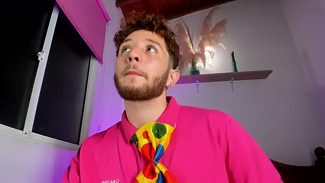 Juan Castano online show from 10-31-25, 09:32