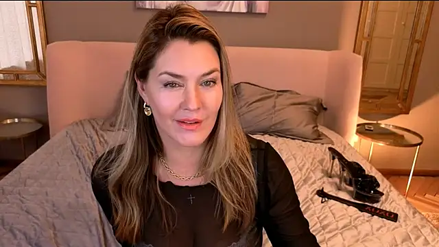 Snapshot of Adele_Russo chatting on 08-01-26, 05:23 Adele Russo online show from 08-01-26, 05:23