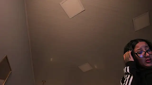 ayshel   online show from 11-13-25, 05:28