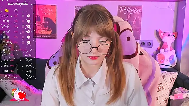 Snapshot of AliceLanley chatting on 12-04-24, 12:03 AliceLanley online show from 12-04-24, 12:03