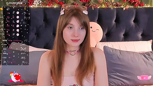 Snapshot of AliceLanley chatting on 01-28-25, 12:32 AliceLanley online show from 01-28-25, 12:32