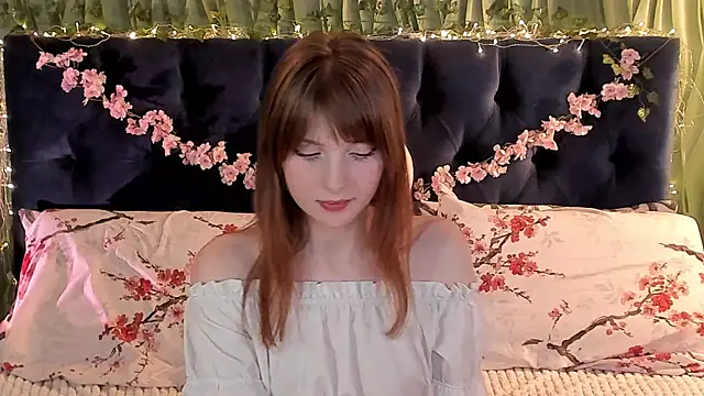 Snapshot of AliceLanley chatting on 03-05-25, 03:29 AliceLanley online show from 03-05-25, 03:29