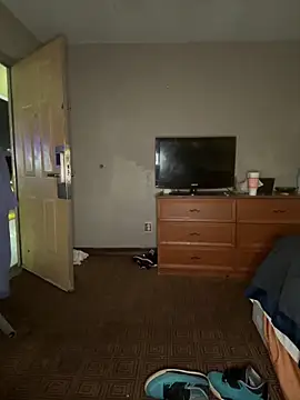 Stressreliever82 online show from 04-15-26, 05:14