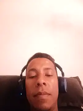 Snapshot of jhonjhon2131 chatting on 05-09-26, 06:57 jhonjhon2131 online show from 05-09-26, 06:57