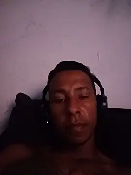 Snapshot of jhonjhon2131 chatting on 05-24-26, 12:43 jhonjhon2131 online show from 05-24-26, 12:43