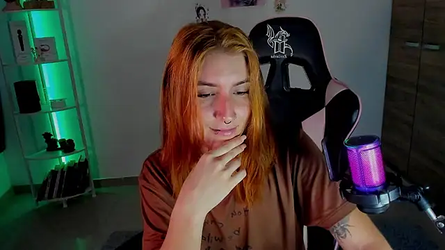 Snapshot of Dakotaa_ chatting on 12-08-24, 10:14 Dakotaa online show from 12-08-24, 10:14