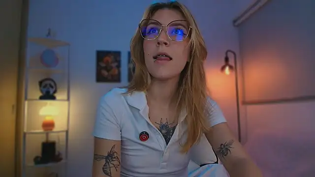 Snapshot of Dakotaa_ chatting on 10-27-25, 05:00 Dakotaa online show from 10-27-25, 05:00