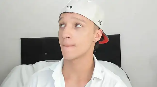 angelcortes online show from 12-24-24, 02:01