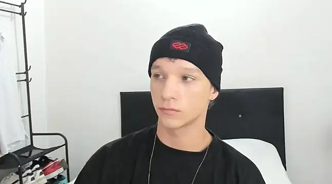 angelcortes online show from 12-27-24, 11:06