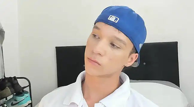 angelcortes online show from 01-10-25, 10:46