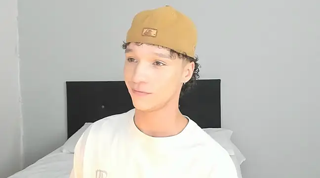 angelcortes online show from 03-05-25, 06:34