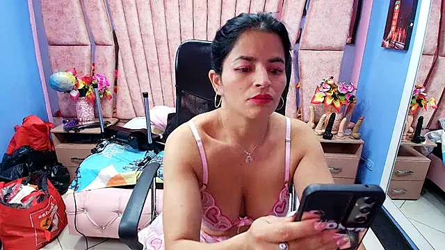 HornySkinny26 online show from 11-20-25, 04:01