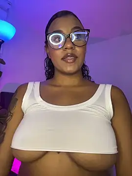 charlotteeruss online show from 11-05-25, 03:39