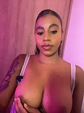 Snapshot of charlotteeruss chatting on 07-07-26, 11:31 charlotteeruss online show from 07-07-26, 11:31