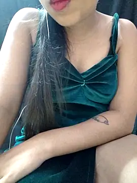Snapshot of Roshni_98 chatting on 06-10-26, 05:50 Roshni 98 online show from 06-10-26, 05:50