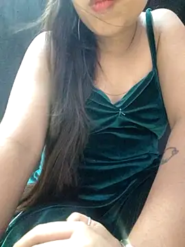 Snapshot of Roshni_98 chatting on 06-14-26, 02:30 Roshni 98 online show from 06-14-26, 02:30