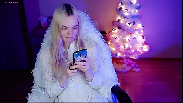 Emily Nyaffee online show from 12-23-24, 12:25