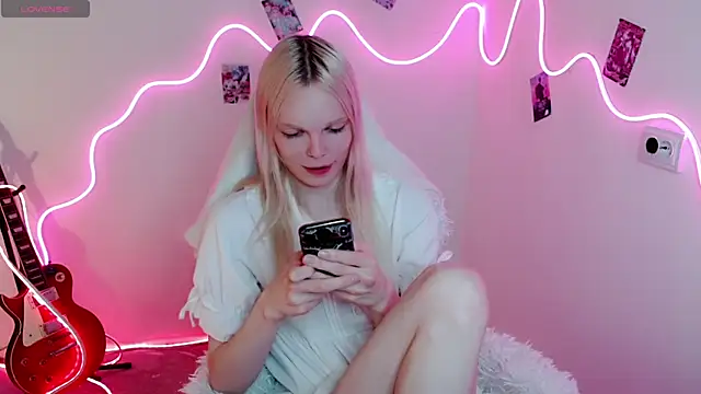 Emily Nyaffee online show from 09-24-25, 08:45