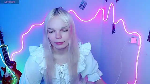 Emily Nyaffee online show from 10-27-25, 06:45