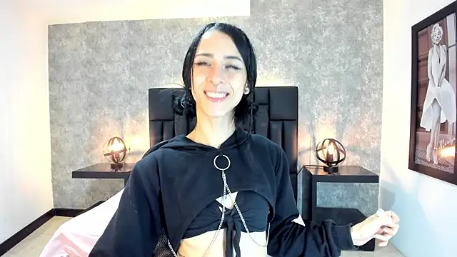 Snapshot of lhiamfit chatting on 01-07-25, 06:27 lhiamfit online show from 01-07-25, 06:27