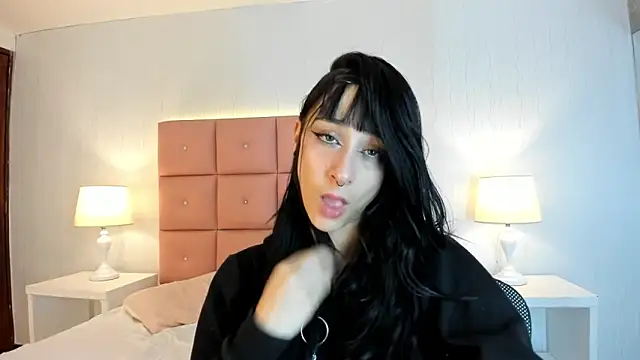 Snapshot of lhiamfit chatting on 03-05-25, 08:10 lhiamfit online show from 03-05-25, 08:10