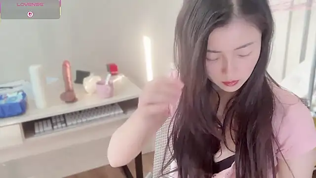 A-xena online show from 11-26-25, 02:34