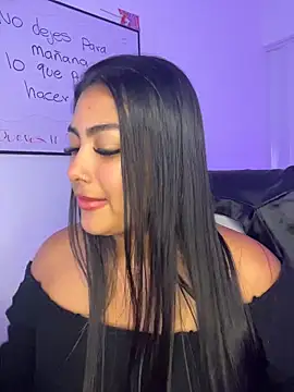 Snapshot of NatashaBrown12 chatting on 11-12-25, 12:38 NatashaBrown12 online show from 11-12-25, 12:38