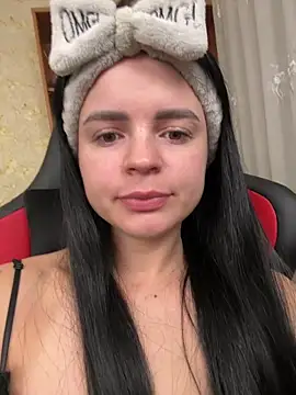 JuicyJess online show from 11-13-25, 02:21